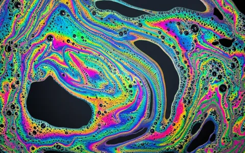 iridescent+zada/17 loop preview