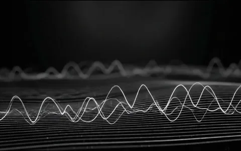 white-hole-undulating+li6m/9 loop preview